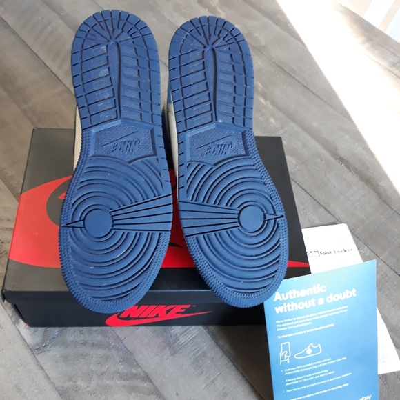 Nike Air Jordan 1 High Obsidian Sz 8.5 - Picture 3 of 5